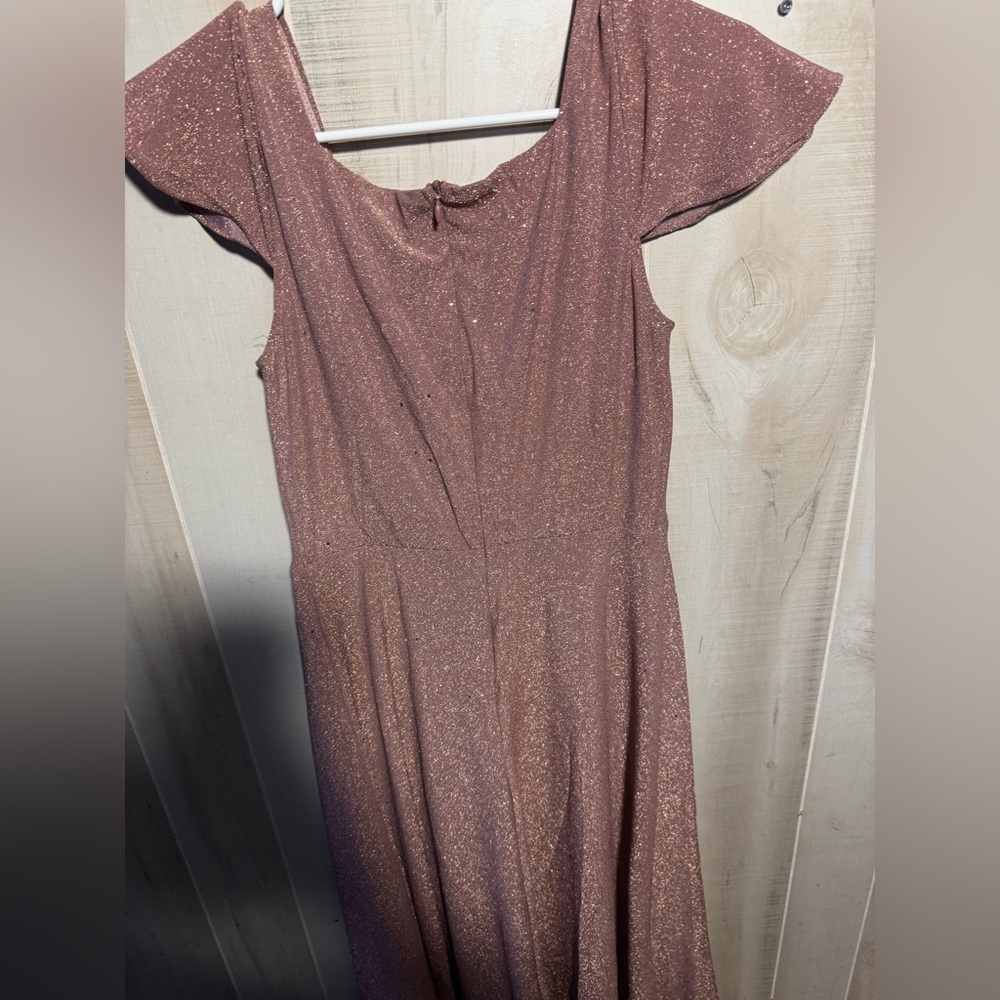 Elegant Glittering Dress in Rose Gold